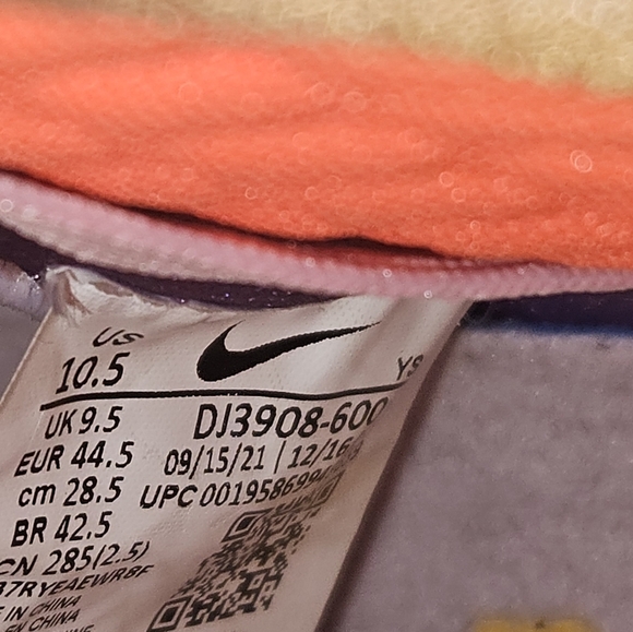 Size 10.5 - Nike LeBron 9 Regal Pink - Picture 5 of 8